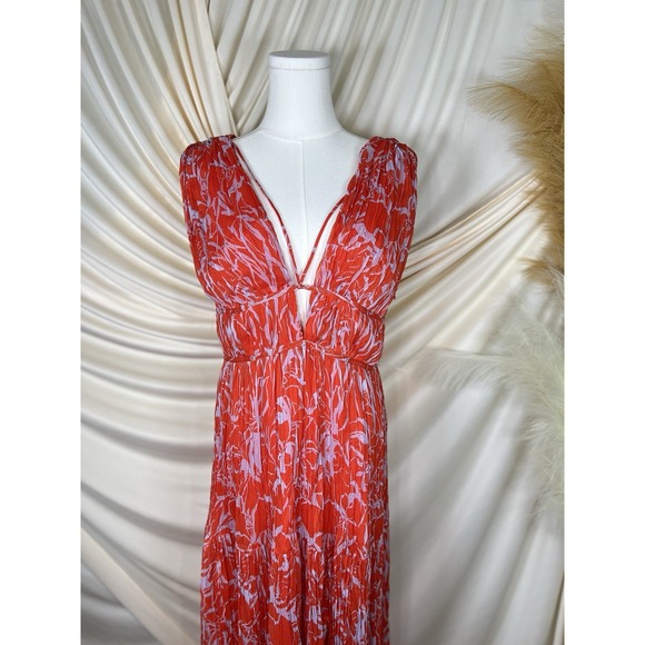 ASTR Pescadero Dress In Red Orange Abstract Plunge‎ Cut Out Pleated Gown Medium - Picture 2 of 14